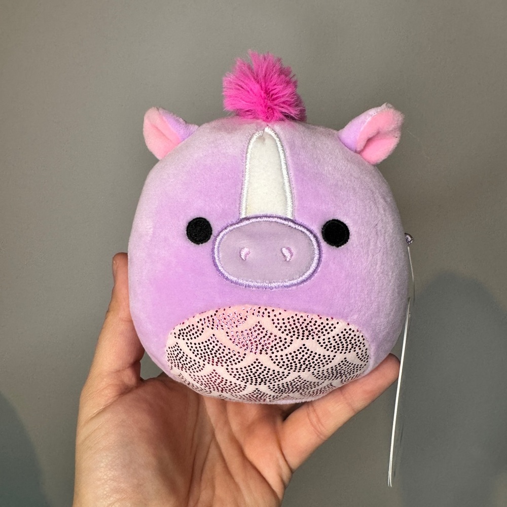 Quayn the Seahorse Squishmallow 💗